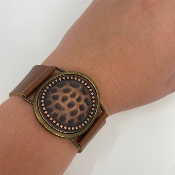 Faux leather hammered leather bracelet - Picture 1 of 5